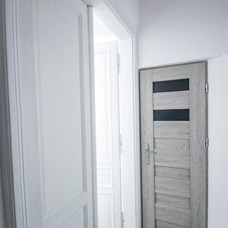 Lion Apartments - Laba クラクフ エクステリア 写真